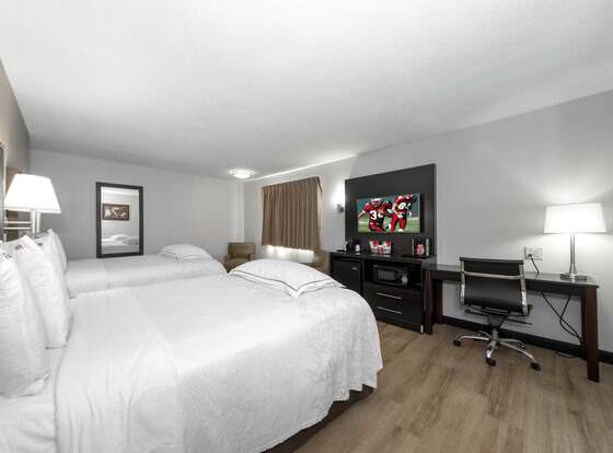 Red Roof Inn PLUS+ Huntsville allows check-in for 18 year-old guests