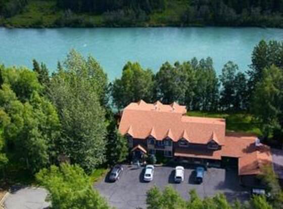 Soldotna Alaska Fishing Lodge allows check-in for 18 year-old guests