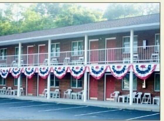 Creekwood Motel allows check-in for 18 year-old guests