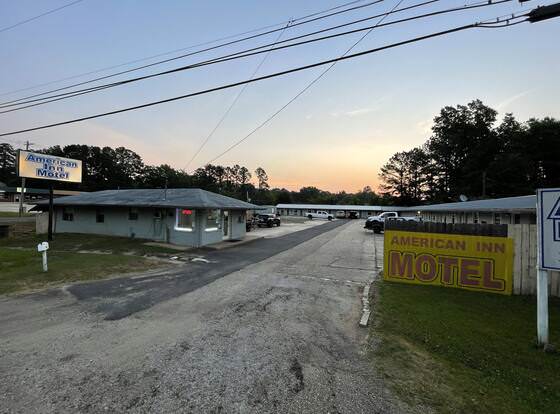 American Inn Motel allows check-in for 18 year-old guests