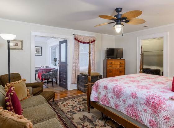 Oakland Cottage Bed & Breakfast allows check-in for 18 year-old guests