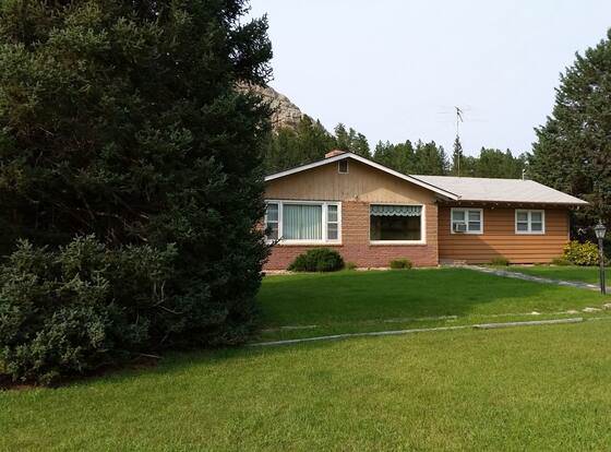 El Dorado Ranch allows check-in for 18 year-old guests