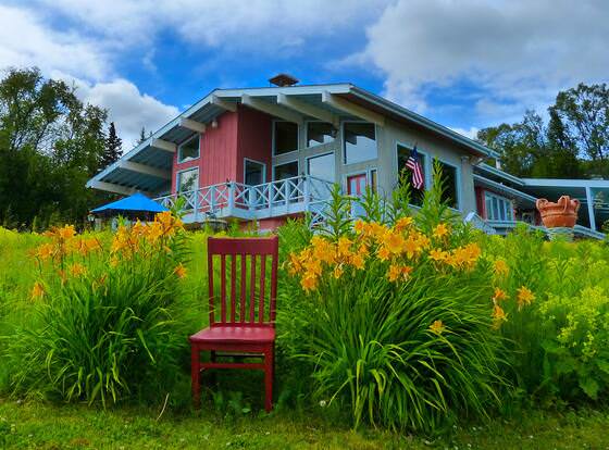 Alaska Halcyon Heights Inn allows check-in for 18 year-old guests