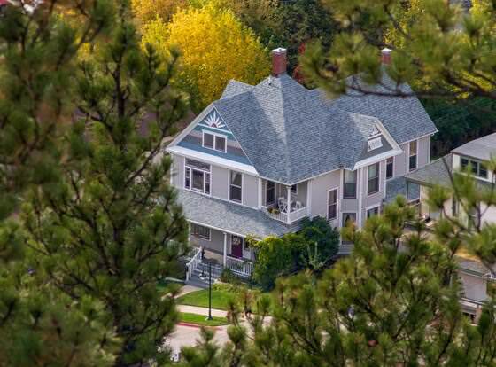 1899 Inn allows check-in for 18 year-old guests