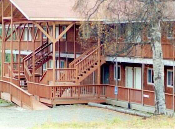 Decanter Inn allows check-in for 18 year-old guests