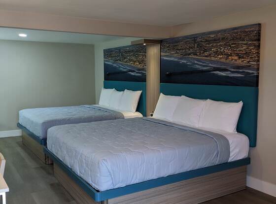 Super 8 by Wyndham Oceanside Downtown allows check-in for 18 year-old guests