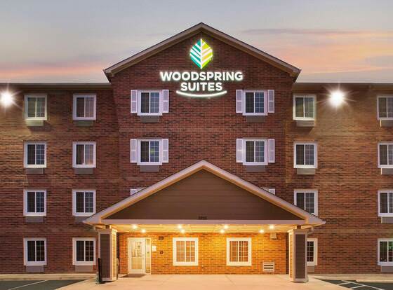 WoodSpring Suites Columbus Urbancrest allows check-in for 18 year-old guests