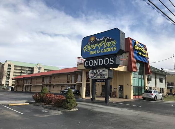 Hotels That Allow 18 Year Olds To Check In Houston Pigeon Forge, TN hotels that allow 18 year olds check-in