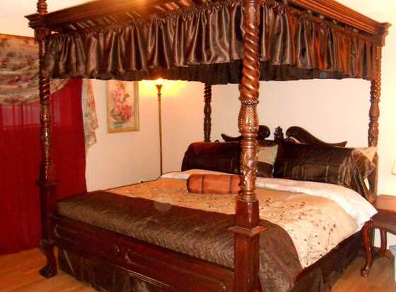 Alla's Garden House allows check-in for 18 year-old guests