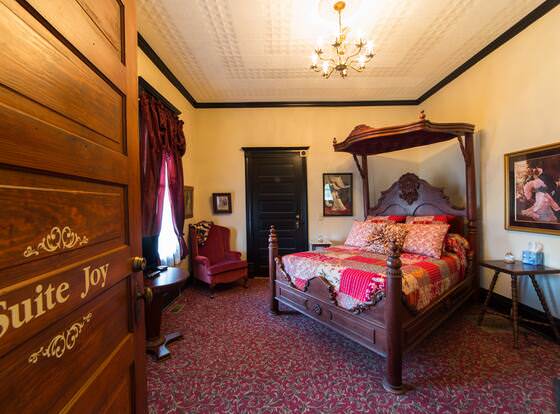 Grand Victorian Inn allows check-in for 18 year-old guests