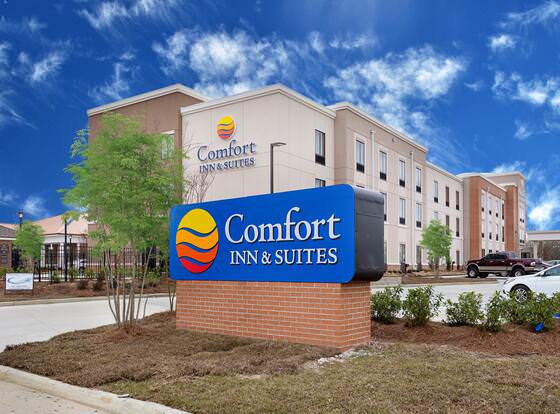 Comfort Inn & Suites allows check-in for 18 year-old guests