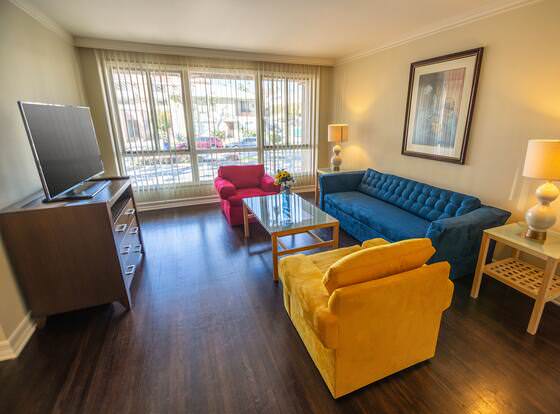 Cal Mar Hotel Suites allows check-in for 18 year-old guests