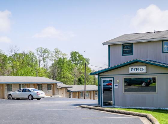 Economy Inn of Bloomington allows check-in for 18 year-old guests