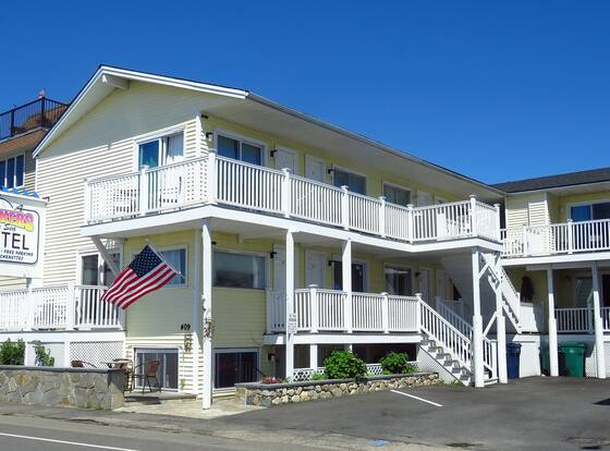 Breakers by the Sea allows check-in for 18 year-old guests