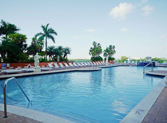 Great Miami Vacations allows check-in for 18 year-old guests