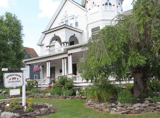Victorian Charm Inn allows check-in for 18 year-old guests
