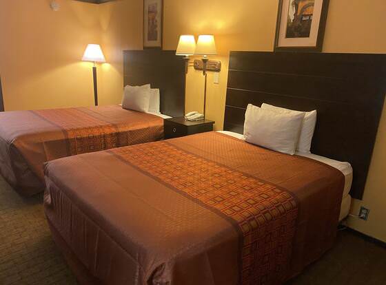 Carthage Inn allows check-in for 18 year-old guests