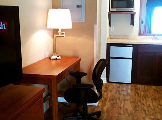 FieldHouse Inn allows check-in for 18 year-old guests