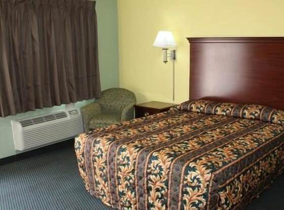 Deluxe Inn Fort Stockton allows check-in for 18 year-old guests