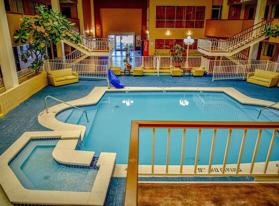 Motel 6 Snyder, TX allows check-in for 18 year-old guests