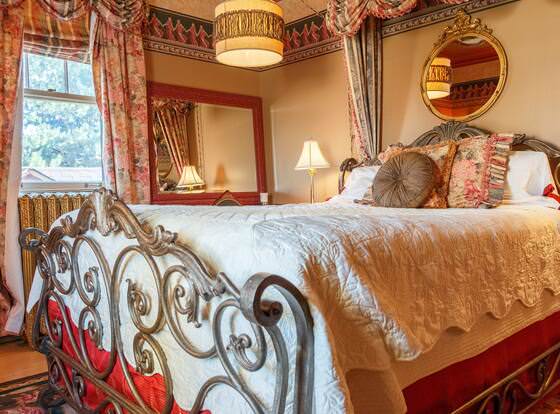 The Carolina Bed & Breakfast allows check-in for 18 year-old guests