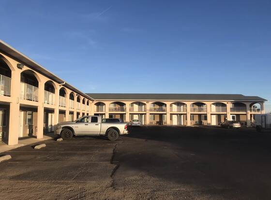 Four Corners Inn allows check-in for 18 year-old guests