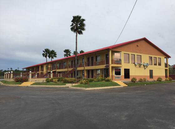 Deluxe Inn Airport allows check-in for 18 year-old guests