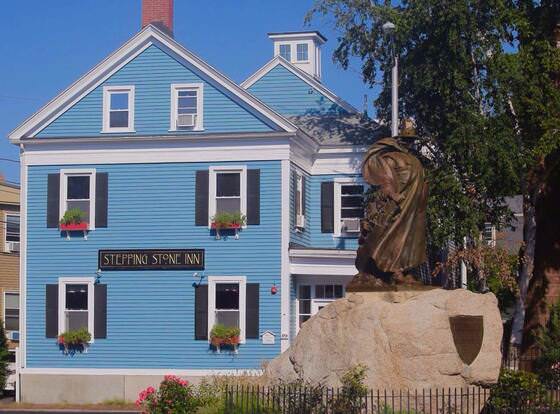 Stepping Stone Inn allows check-in for 18 year-old guests