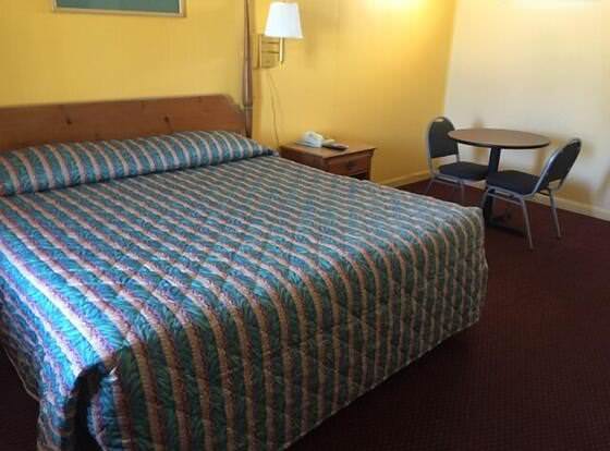 Sunset Inn allows check-in for 18 year-old guests