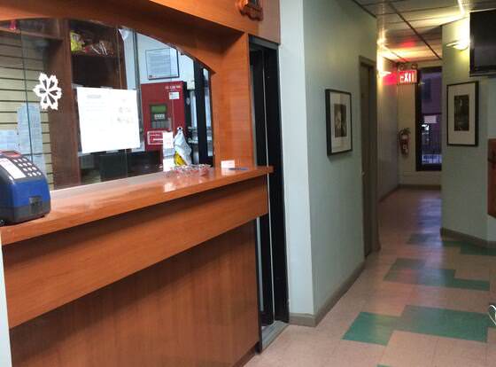 Manhattan Bowery Lodge allows check-in for 18 year-old guests