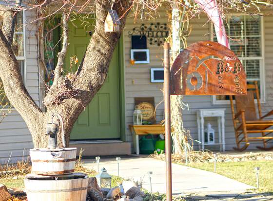 Moab Beds and Bagels Xpress allows check-in for 18 year-old guests