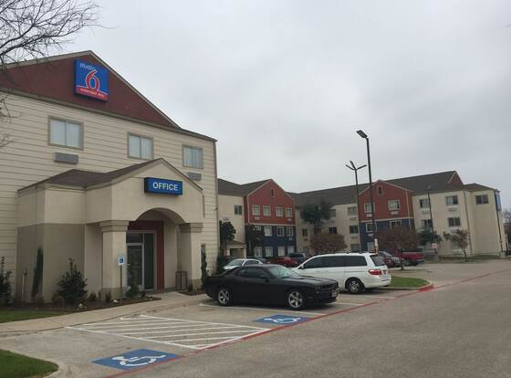 Studio 6 Dallas, TX allows check-in for 18 year-old guests