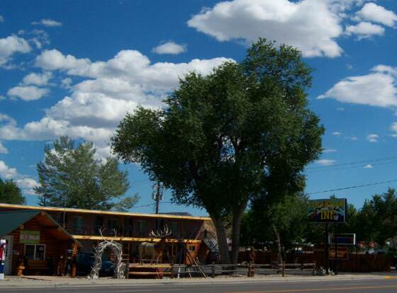 Budget Host Elk Antler Inn allows check-in for 18 year-old guests