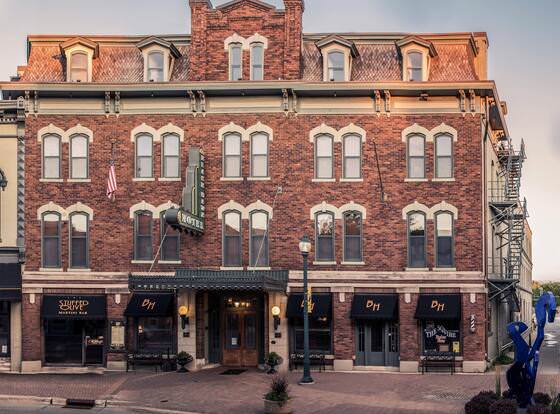 The Black Hawk Hotel allows check-in for 18 year-old guests