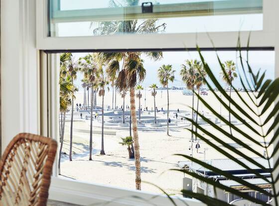 Venice V Hotel allows check-in for 18 year-old guests