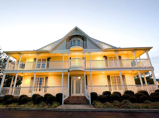 Plantation Oaks Suites & Inn allows check-in for 18 year-old guests