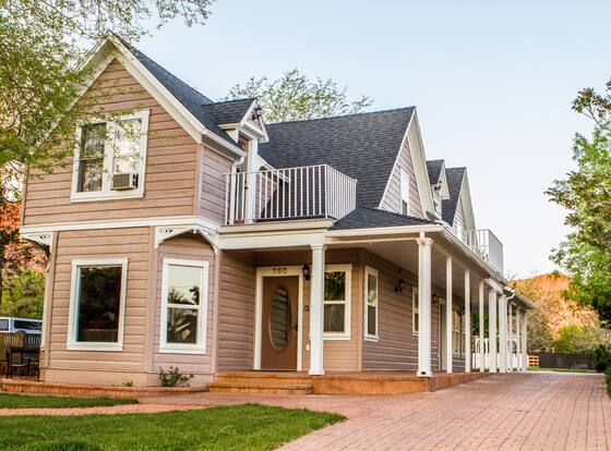 Grand Circle Lodge allows check-in for 18 year-old guests