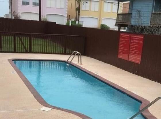 Morningside Condo by Fountain Vista allows check-in for 18 year-old guests