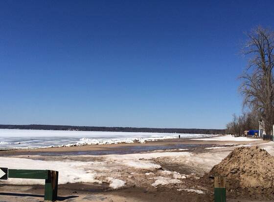 Carbone's Beachside Suites allows check-in for 18 year-old guests