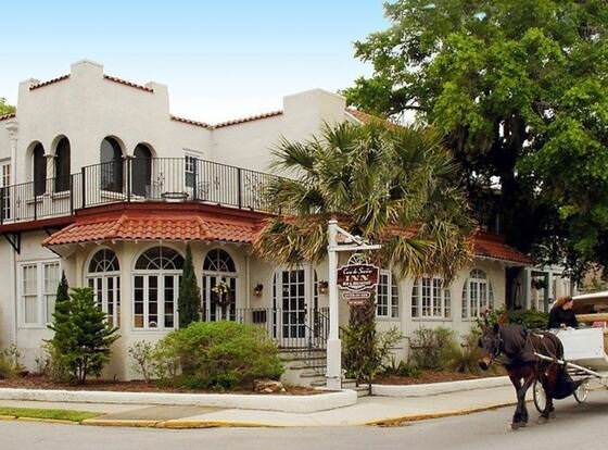 Casa de Suenos allows check-in for 18 year-old guests