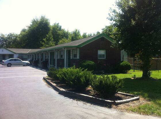 Green Crest Motel allows check-in for 18 year-old guests