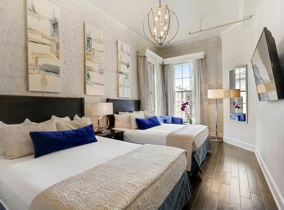 La Galerie French Quarter Hotel allows check-in for 18 year-old guests