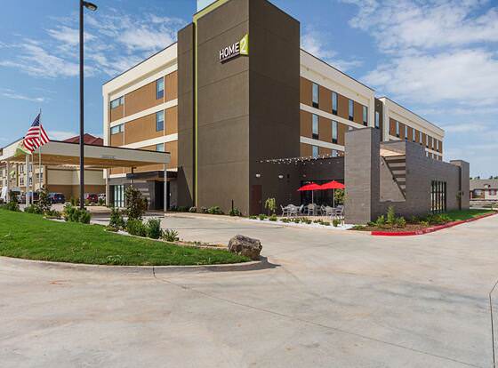 Home2 Suites by Hilton Oklahoma City Yukon allows check-in for 18 year-old guests
