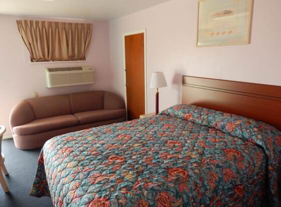 Townsman Motel allows check-in for 18 year-old guests