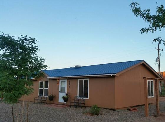 Stone Lizard Vacation Rentals allows check-in for 18 year-old guests