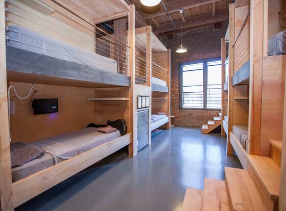 PodShare DTLA Arts District - Hostel allows check-in for 18 year-old guests