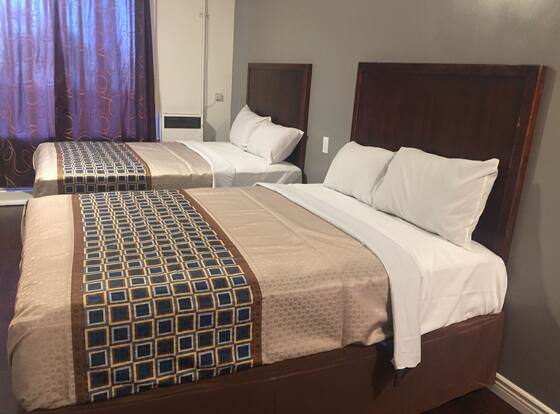 Stuart Hotel - Near Good Samaritan Hospital allows check-in for 18 year-old guests