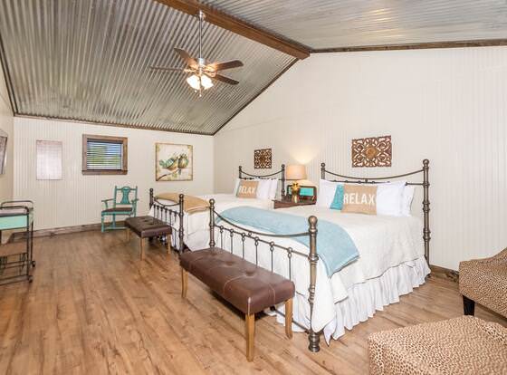 Vineyard Trail Cottages - Adults Only allows check-in for 18 year-old guests