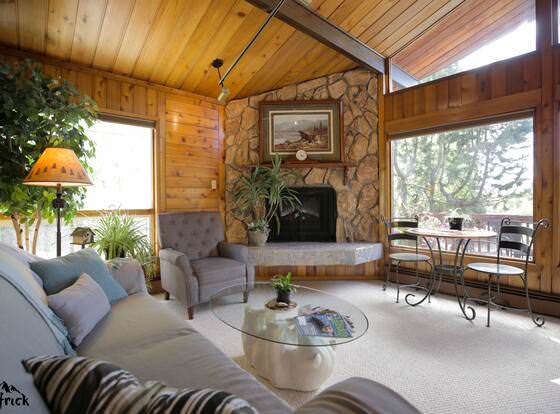 Jewel Lake Bed and Breakfast allows check-in for 18 year-old guests