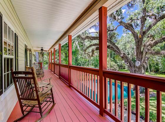 The Chassahowitzka Hotel allows check-in for 18 year-old guests